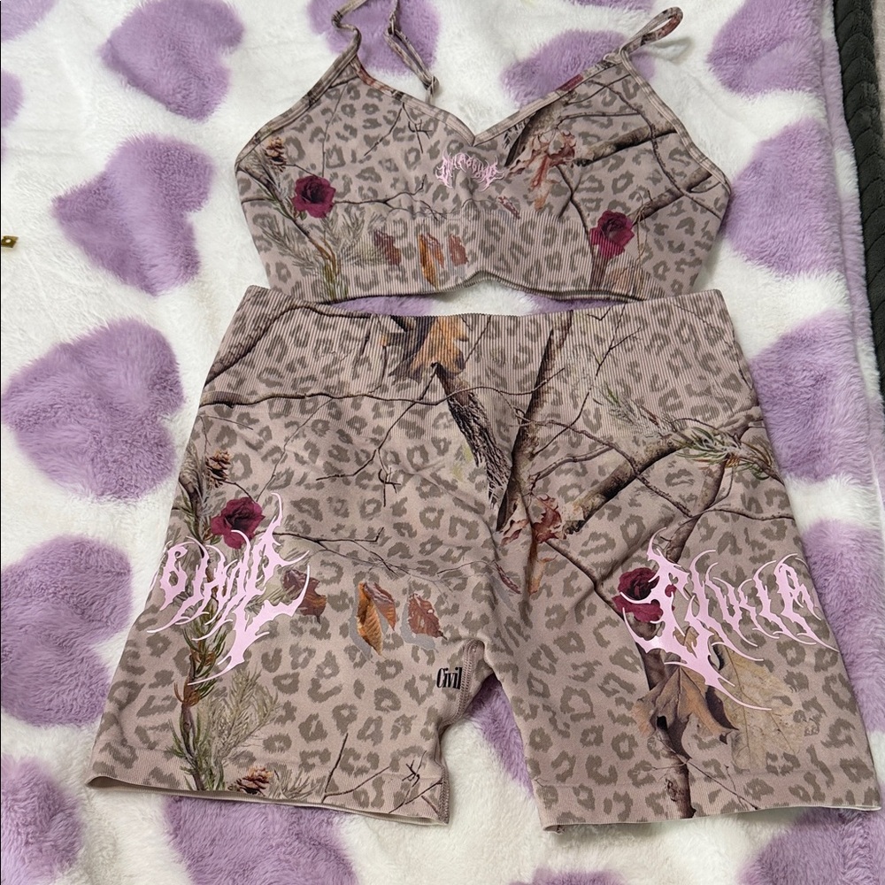 Elegant Floral Leopard Print Pajama Set - Picture 1 of 5
